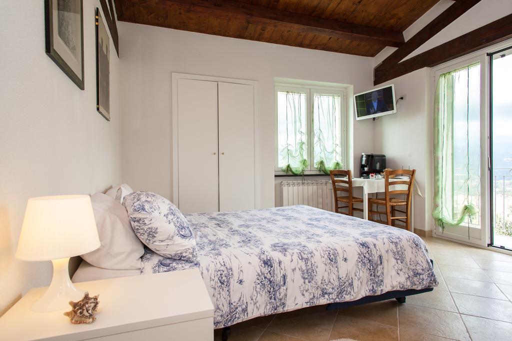 Agri Bed - L'Affittacamere In Collina - Guest Room On The Hill Лаванья Экстерьер фото